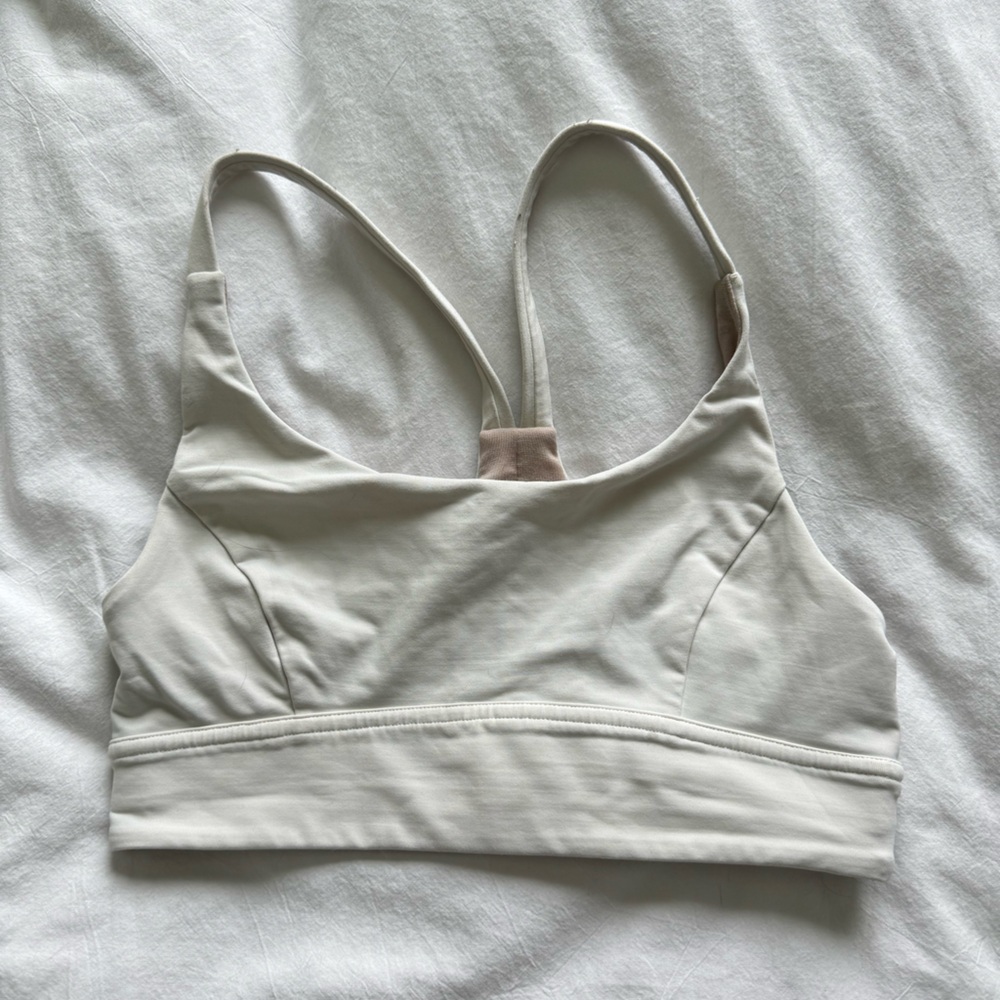 Lululemon sports bra size 4